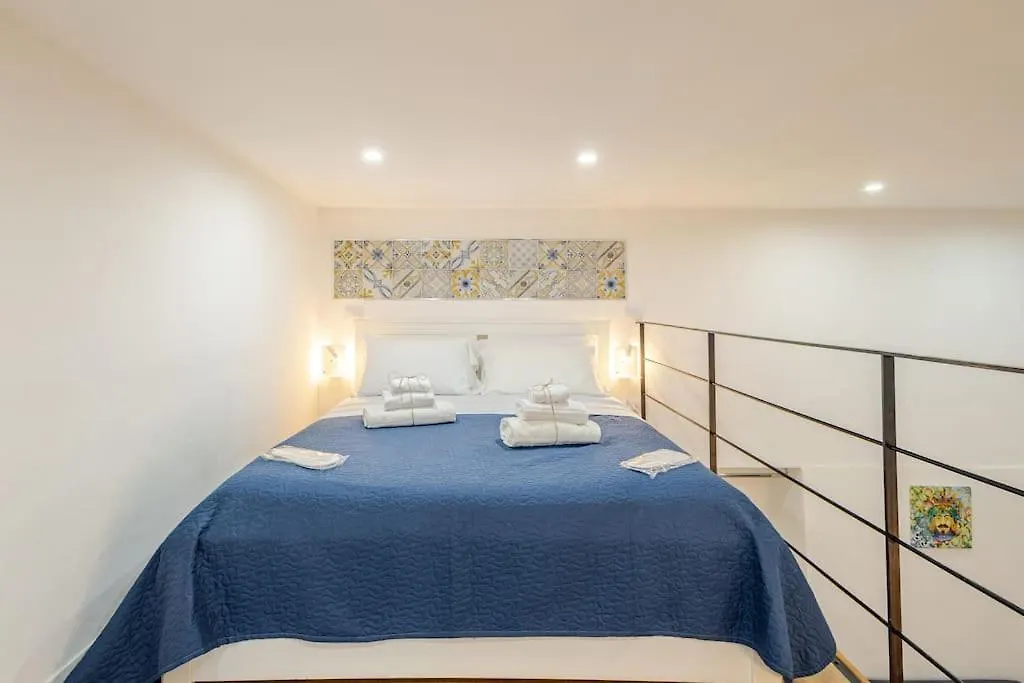 Palermo Home Cathedral Apartment 0*,  Italy